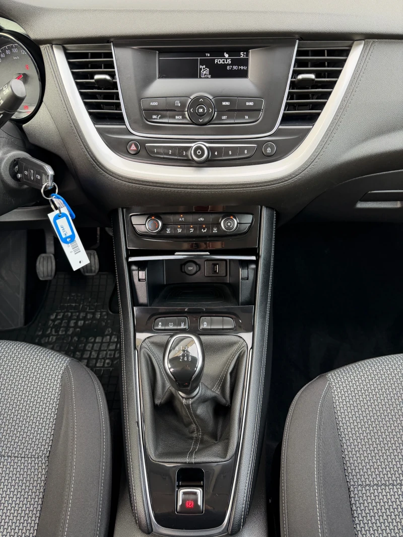 Opel Grandland X 1.6/120кс EVRO6, снимка 8 - Автомобили и джипове - 52447557