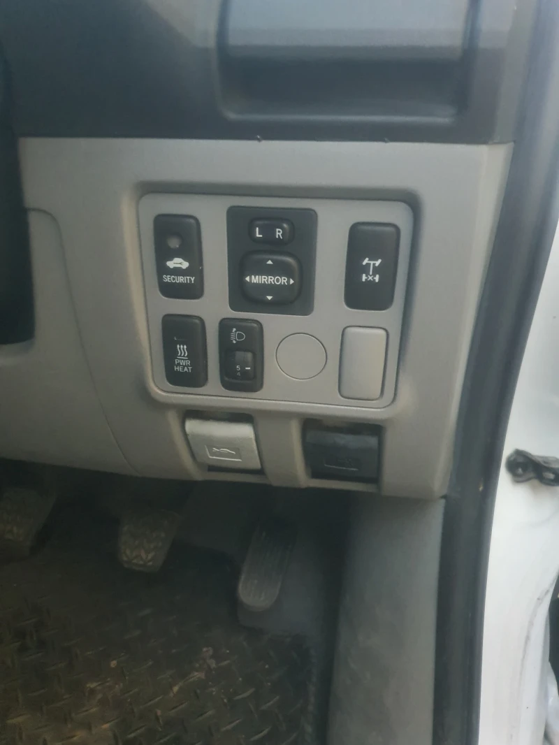 Toyota Hilux, снимка 10 - Автомобили и джипове - 53231832