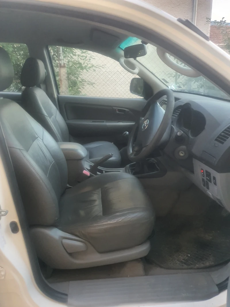 Toyota Hilux, снимка 5 - Автомобили и джипове - 53231832