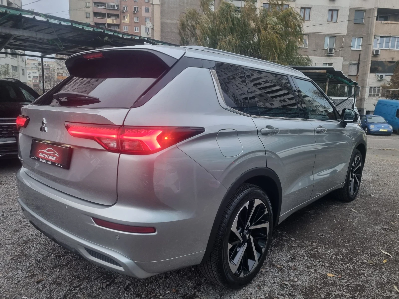 Mitsubishi Outlander 2.5 i AWD* 6+ 1* FUL FUL* HEAD UP * ПАНОРАМА - изображение 8