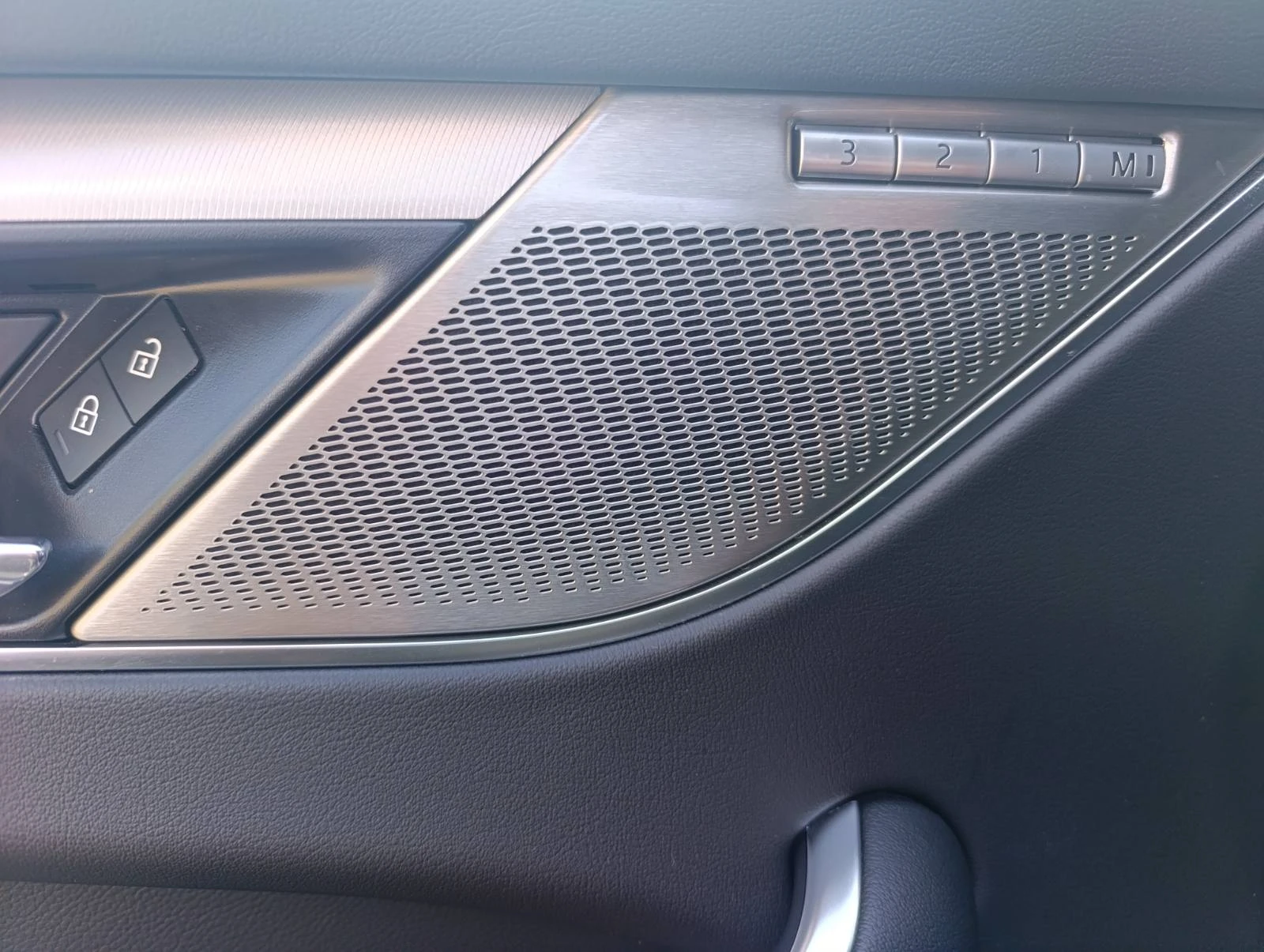 Jaguar F-PACE R-DYNAMIC S 2.0 I4 250 PS AWD Auto * !!! | Mobile.bg   17