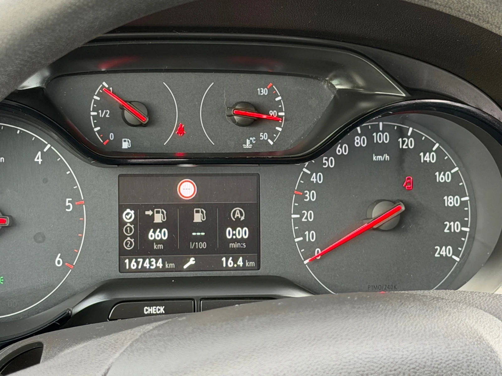 Opel Grandland X 1.6/120кс EVRO6 - изображение 9