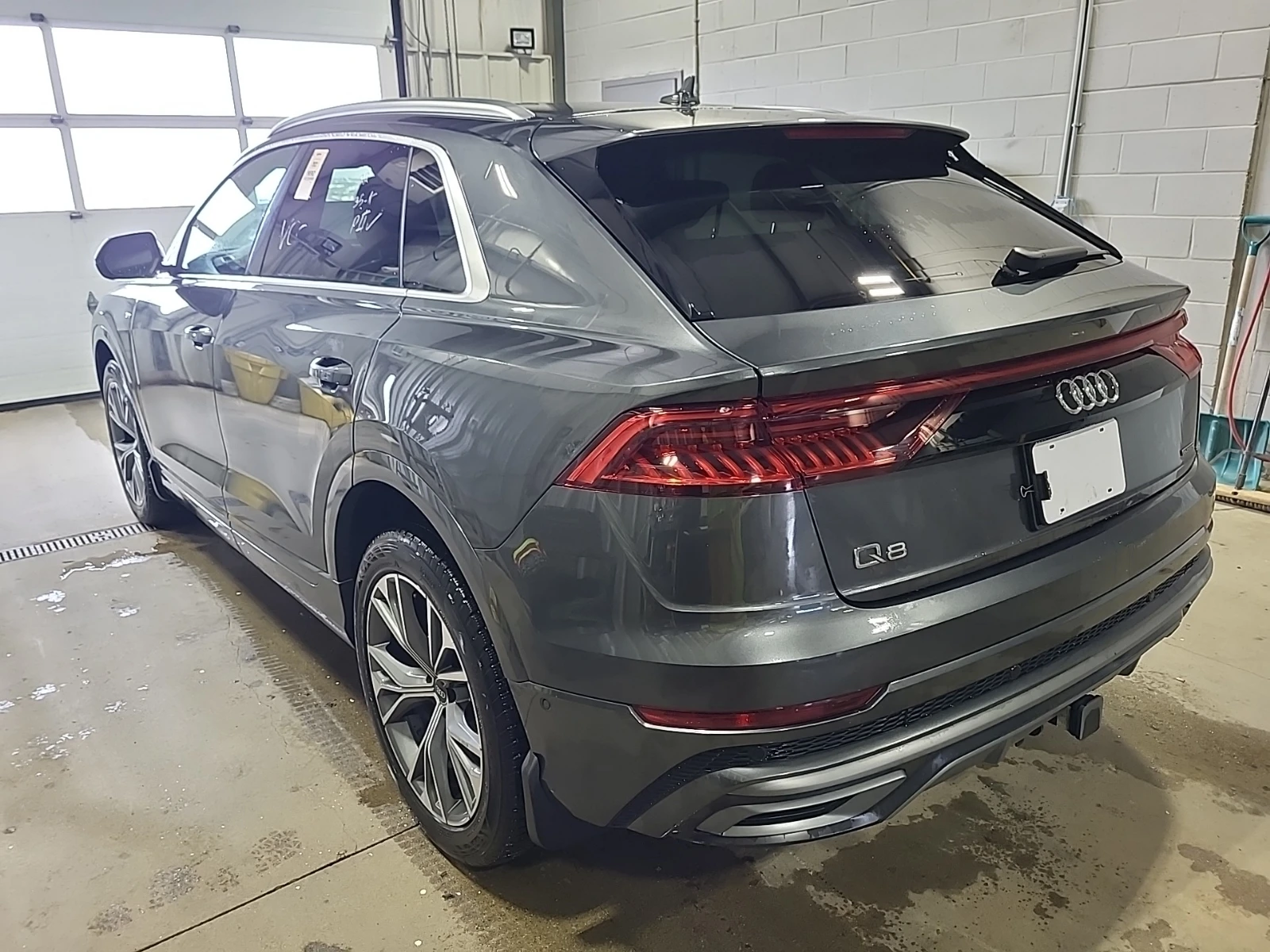 Audi Q8 Progressiv 55 TFSI quattro, снимка 5 - Автомобили и джипове - 54427369