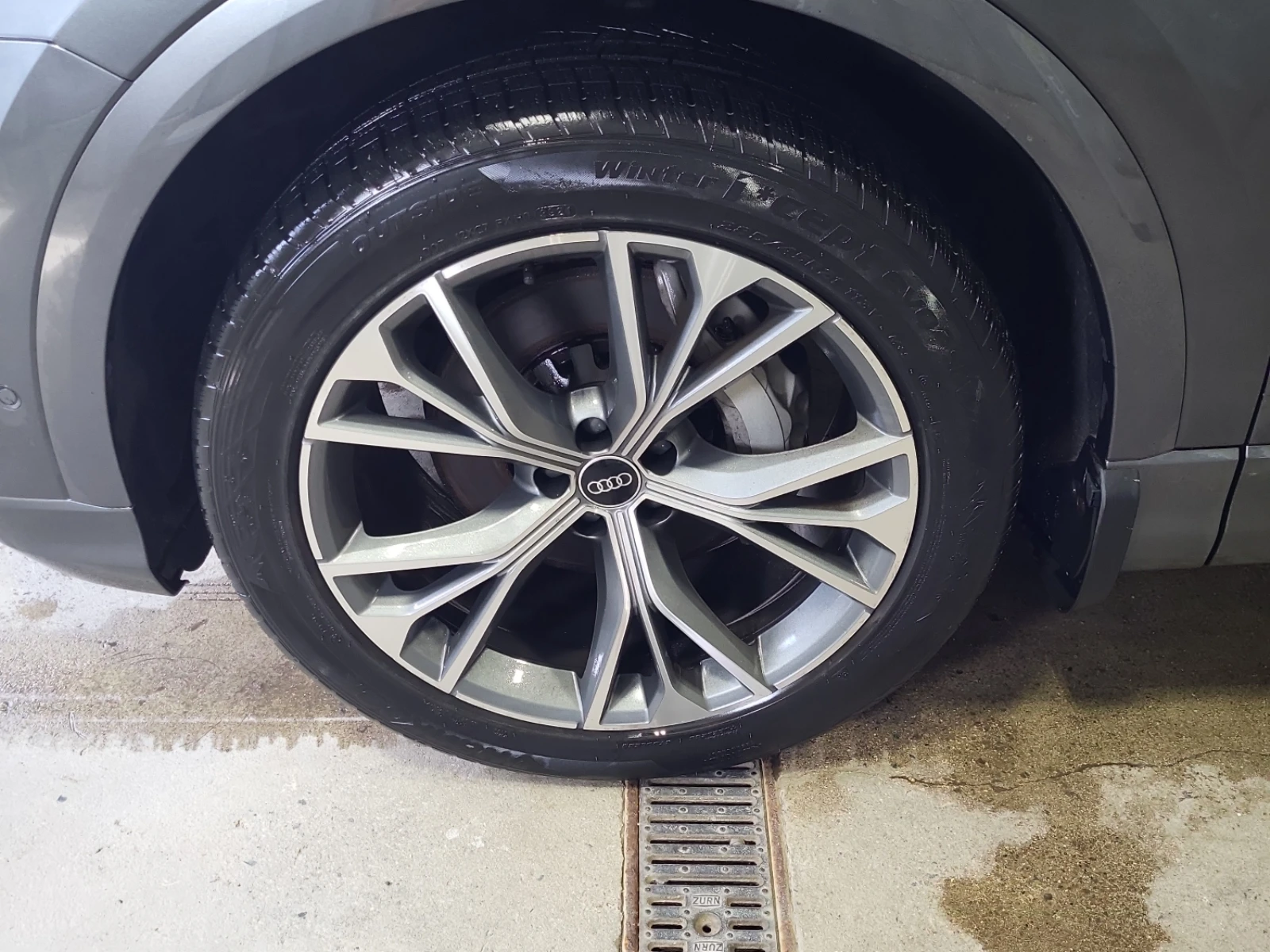 Audi Q8 Progressiv 55 TFSI quattro, снимка 8 - Автомобили и джипове - 54427369