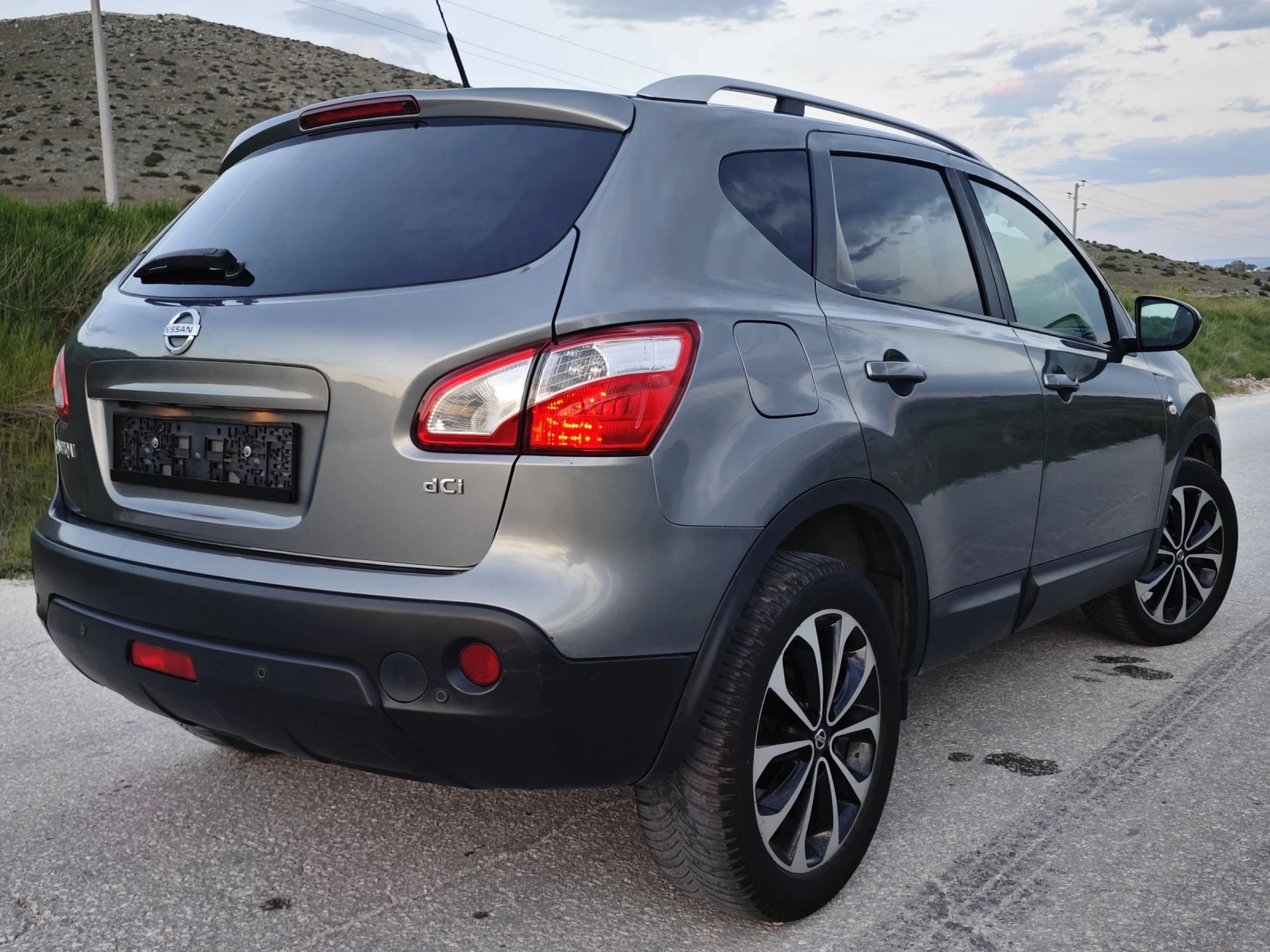 Nissan Qashqai * n-tec* Navi* Panorama* FULL* , снимка 4 - Автомобили и джипове - 54725159