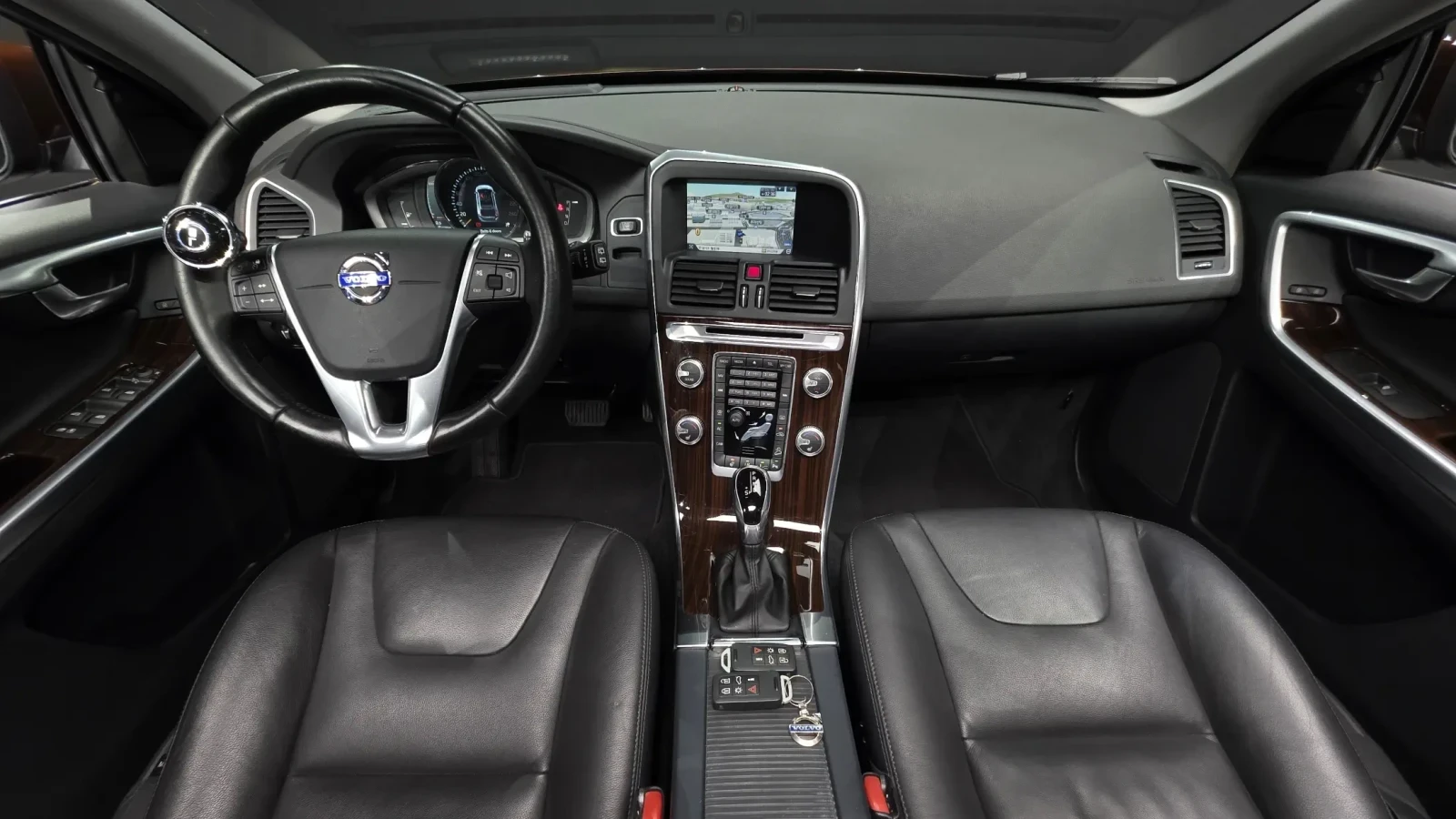 Volvo XC60 D5 AWD Panorama* , снимка 6 - Автомобили и джипове - 54793577