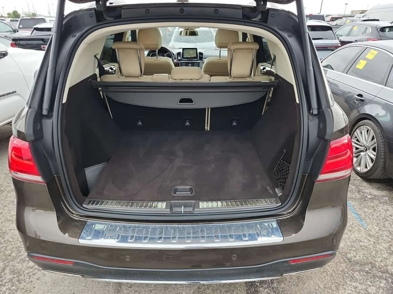 Mercedes-Benz GLE 400 AMG Line * Без инциденти * CARFAX * , снимка 13 - Автомобили и джипове - 54940606