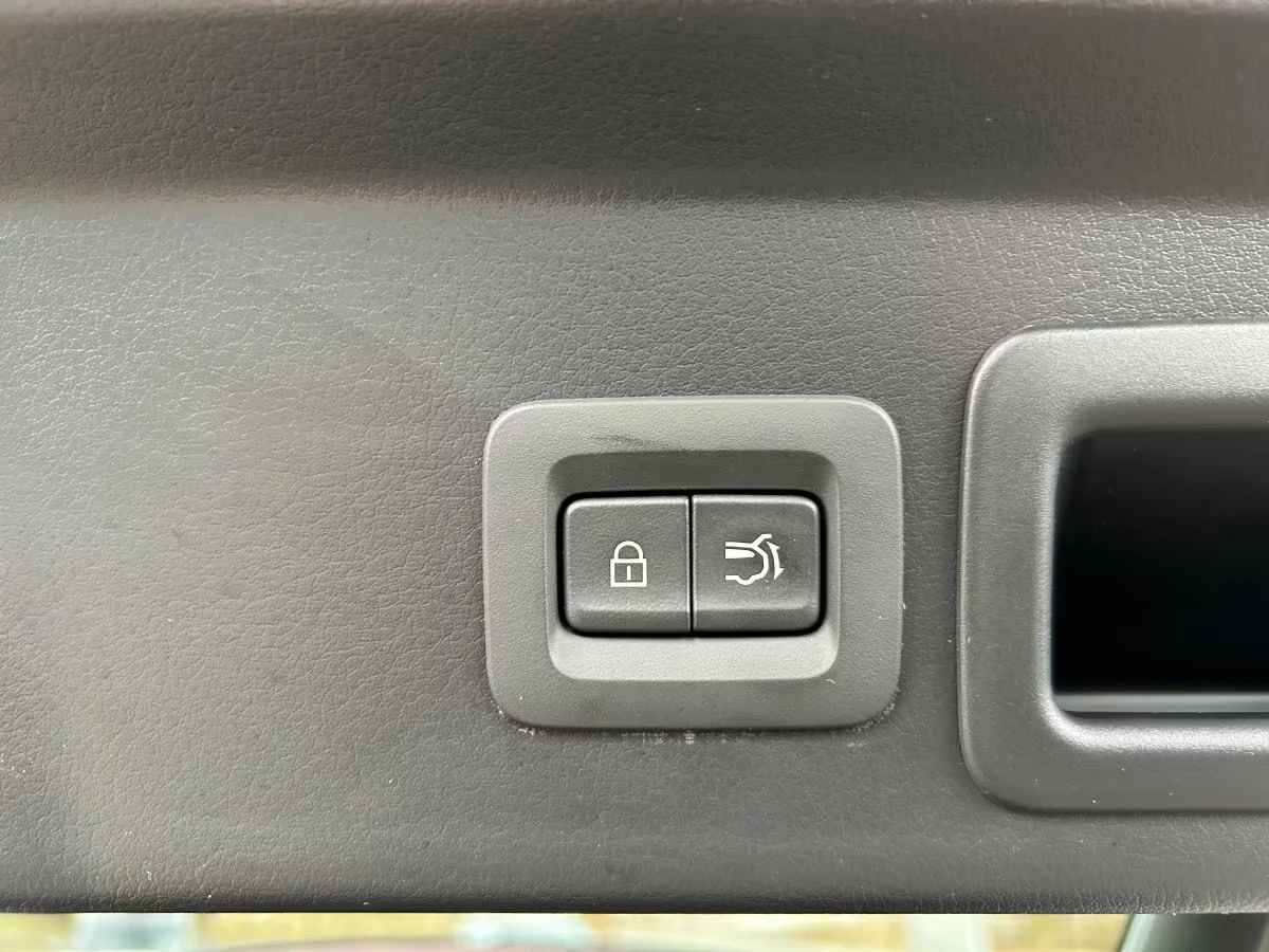 Mazda CX-30 e-SKYACTIVE G/140HP/MHEV/HOMURA/CAM/HUD/NAVI/460q, снимка 13 - Автомобили и джипове - 55050581