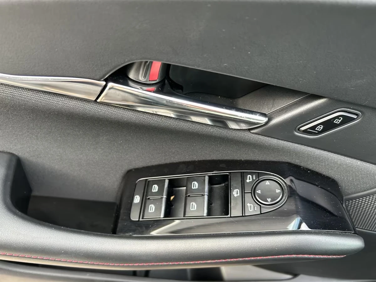 Mazda CX-30 e-SKYACTIVE G/140HP/MHEV/HOMURA/CAM/HUD/NAVI/460q, снимка 8 - Автомобили и джипове - 55050581