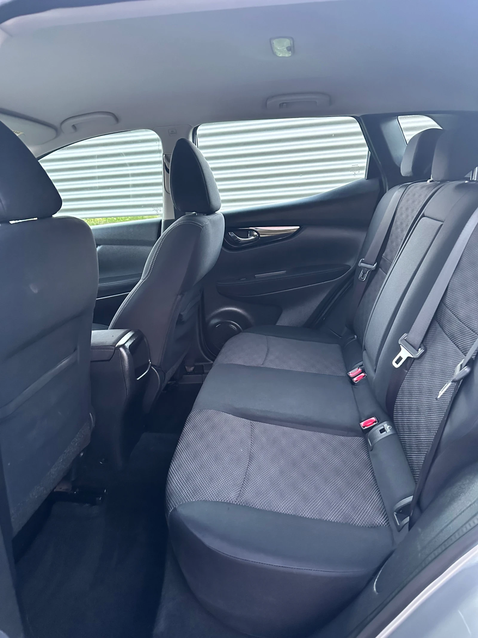 Nissan Qashqai 1.5, снимка 9 - Автомобили и джипове - 55564375