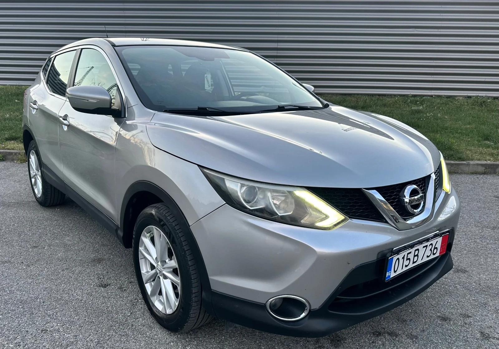 Nissan Qashqai 1.5, снимка 2 - Автомобили и джипове - 55564375