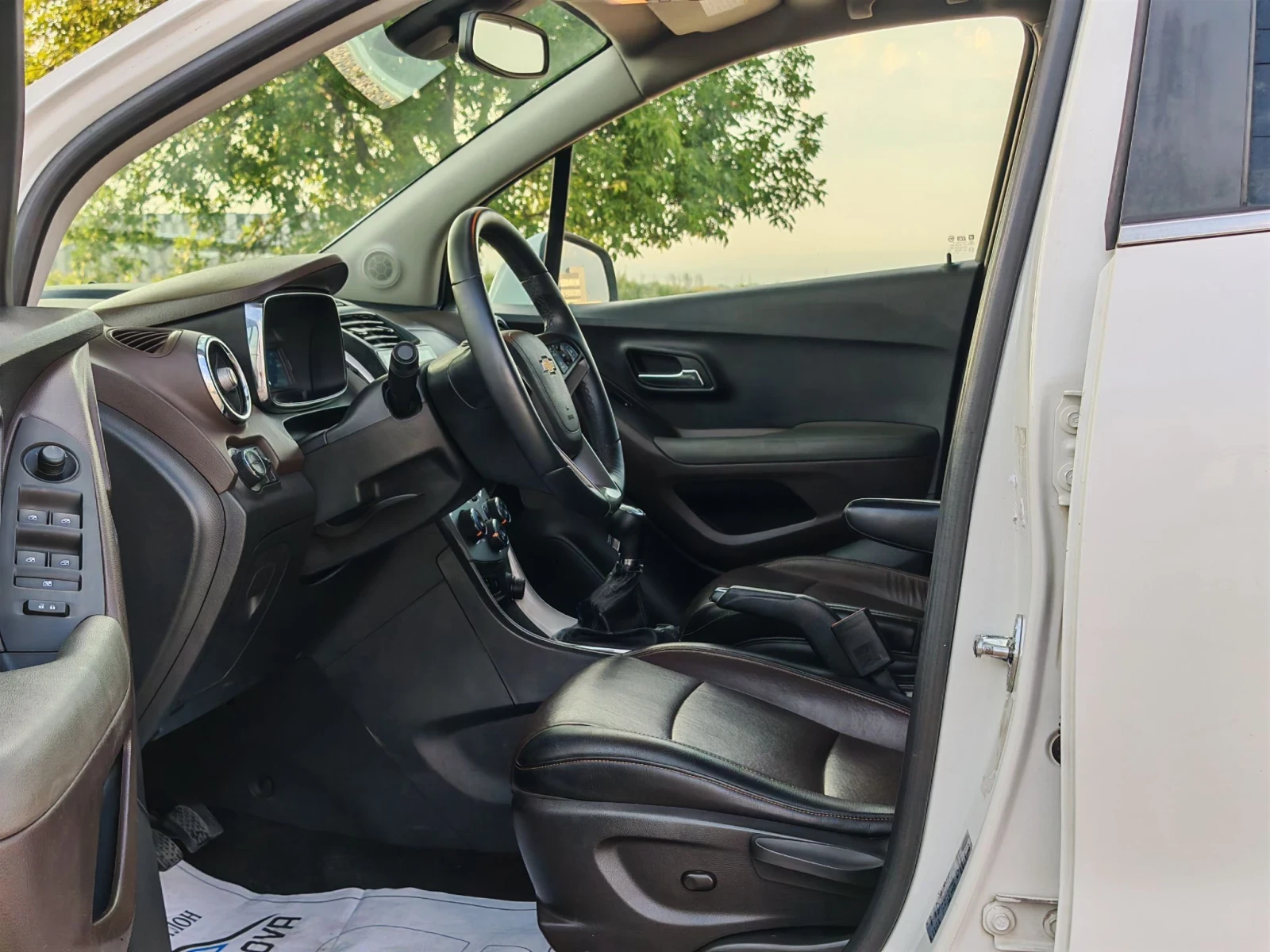 Chevrolet Trax 1.7 ДИЗЕЛ 130 К.С. 4Х4! КОЖА! УНИКАТ! , снимка 8 - Автомобили и джипове - 55579835