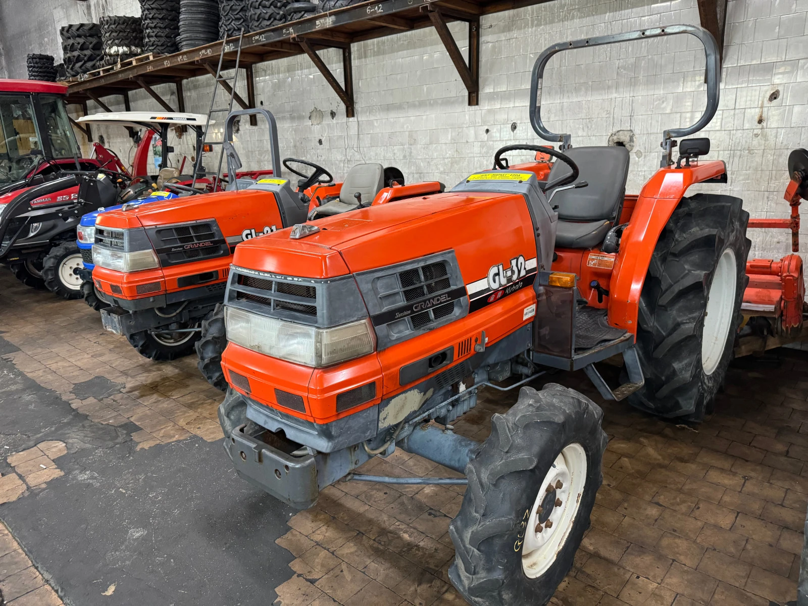 Трактор Kubota GL32 - изображение 2