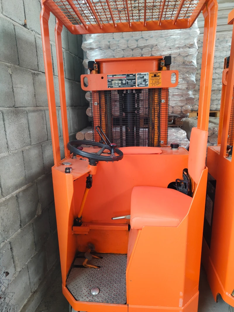 Електрокар Cat, снимка 2 - Индустриална техника - 52189975