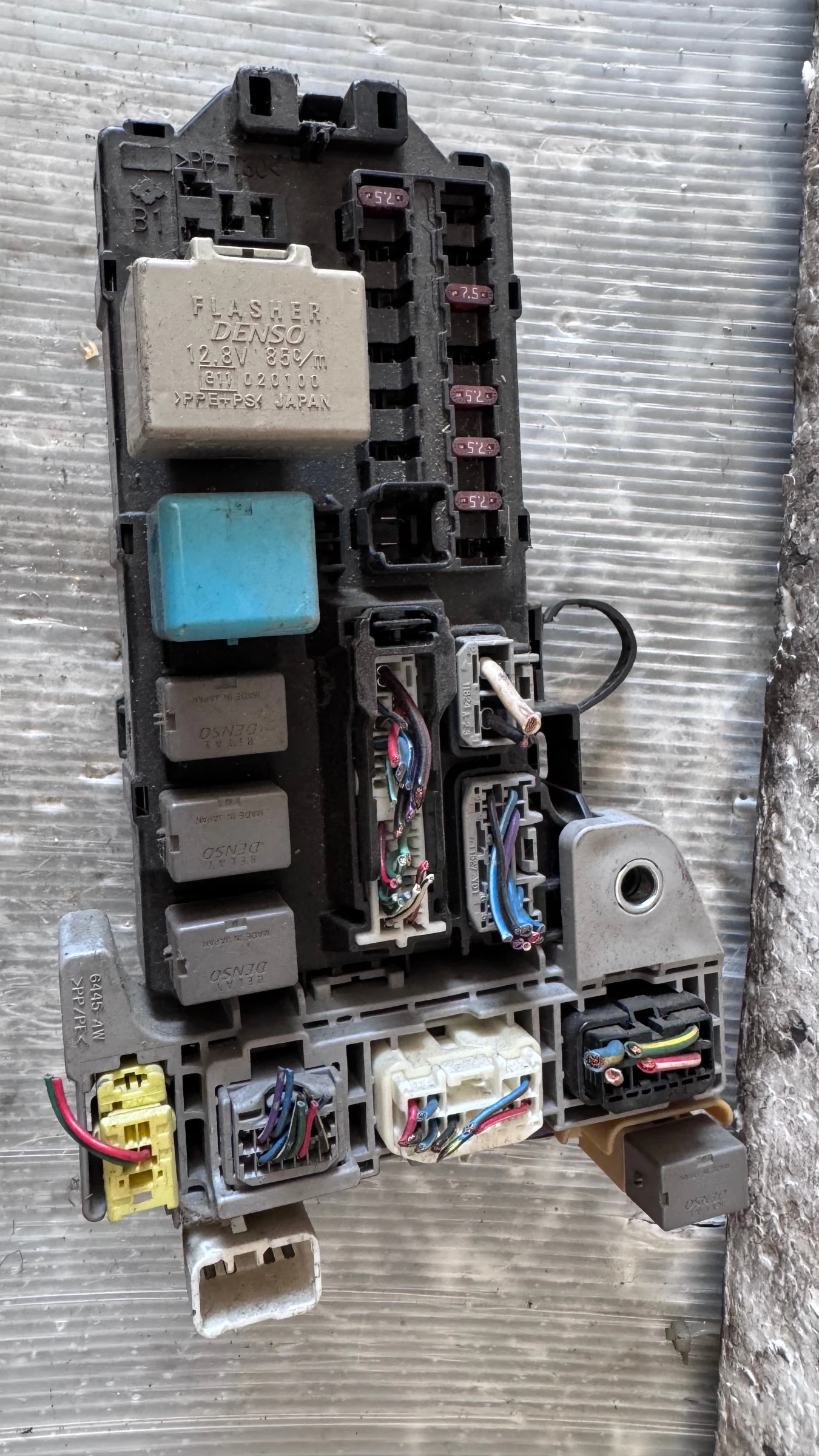 ��������� ����� (������� ����� BSI / BSM ) �� Daihatsu Siron - 85980-B1010 | Mobile.bg � ����������� 1