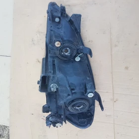 Ляв фар за авенсис версо, снимка 2 - Части - 53427921