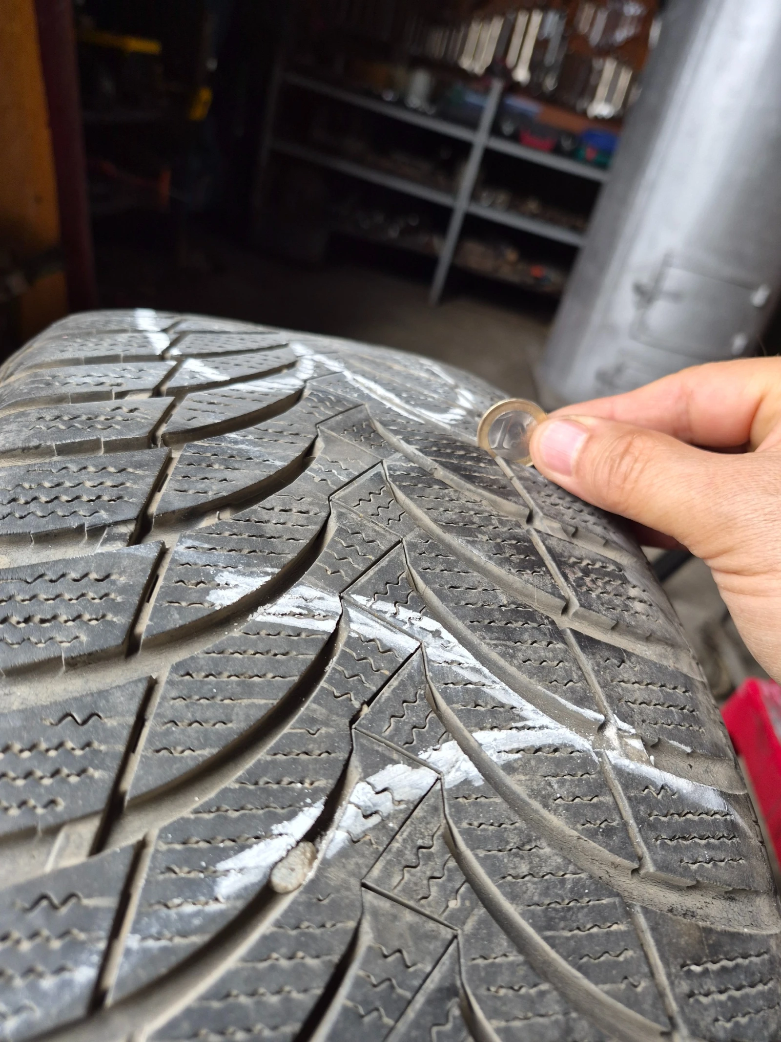 Гуми Зимни 225/55R16, снимка 15 - Гуми и джанти - 56277375