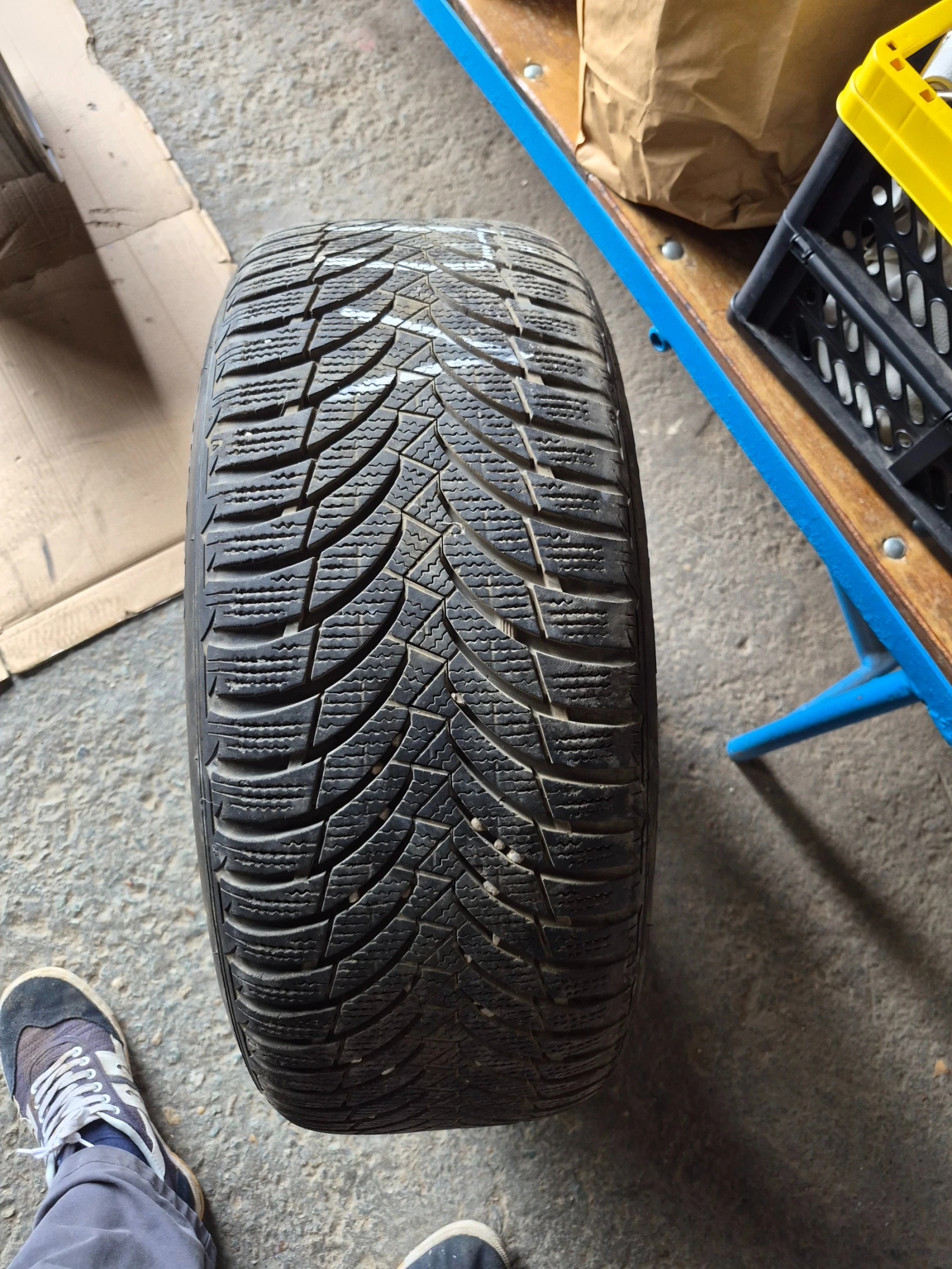 Гуми Зимни 225/55R16, снимка 14 - Гуми и джанти - 56277375