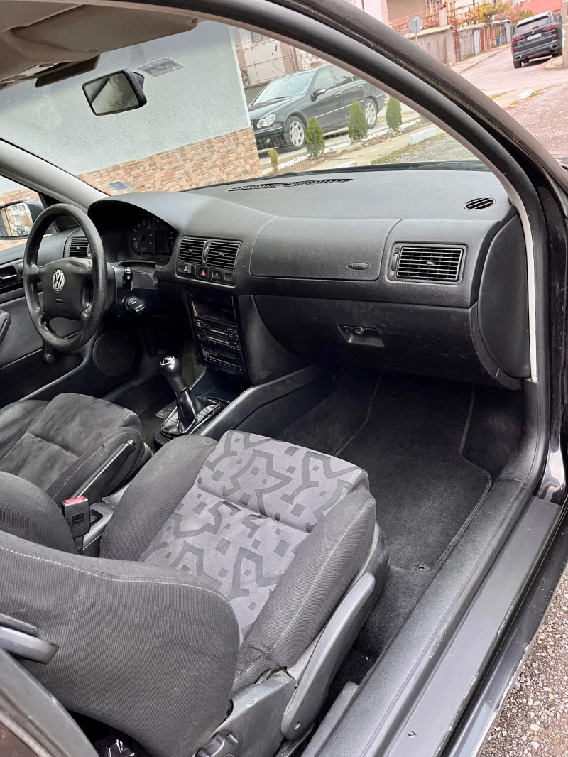 VW Golf 1.6 sr 101к.с., снимка 4 - Автомобили и джипове - 48216001