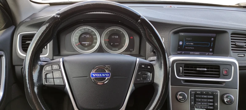 Volvo S60 D3, снимка 8 - Автомобили и джипове - 50170209