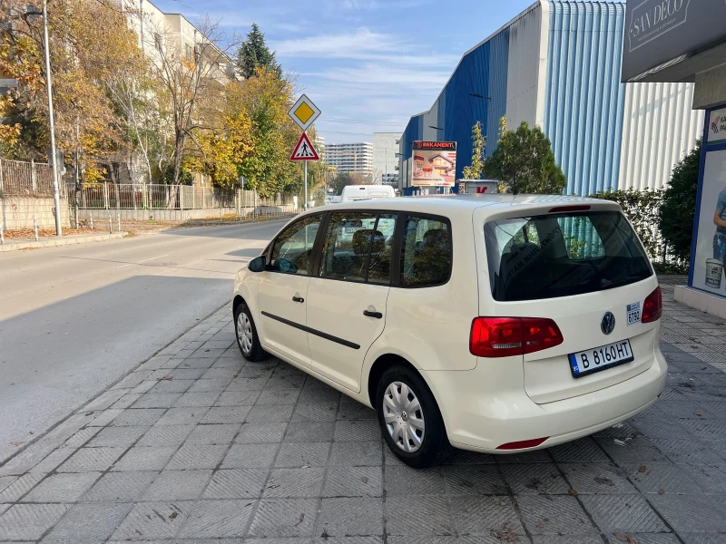 VW Touran, снимка 4 - Автомобили и джипове - 52555647