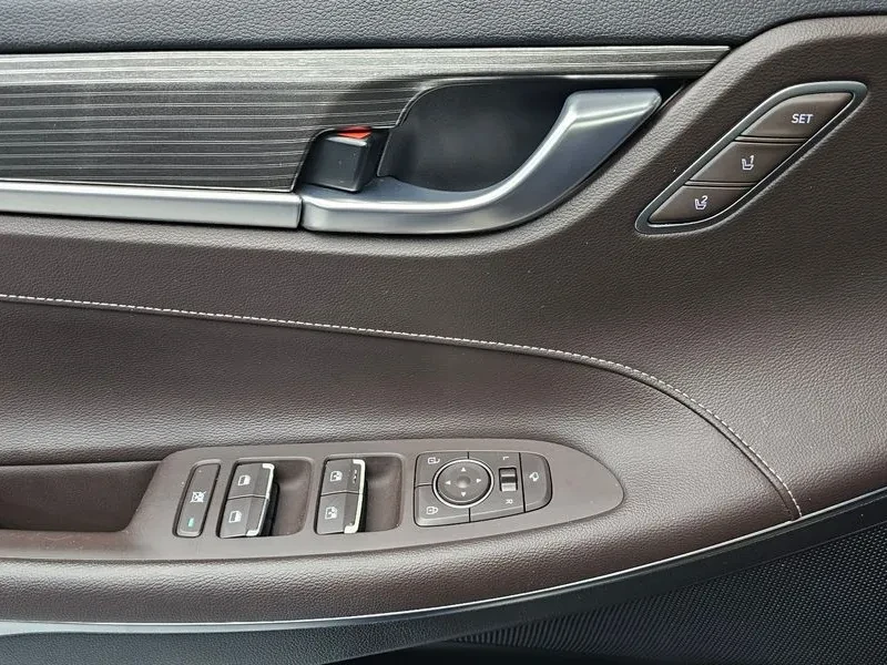 Hyundai Grandeur 3.0 Lpi Exclusive, снимка 11 - Автомобили и джипове - 55643463