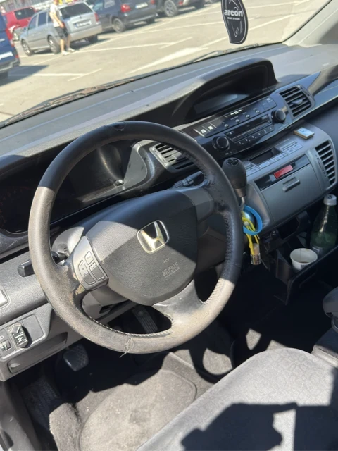 Honda Fr-v, снимка 4 - Автомобили и джипове - 56622229