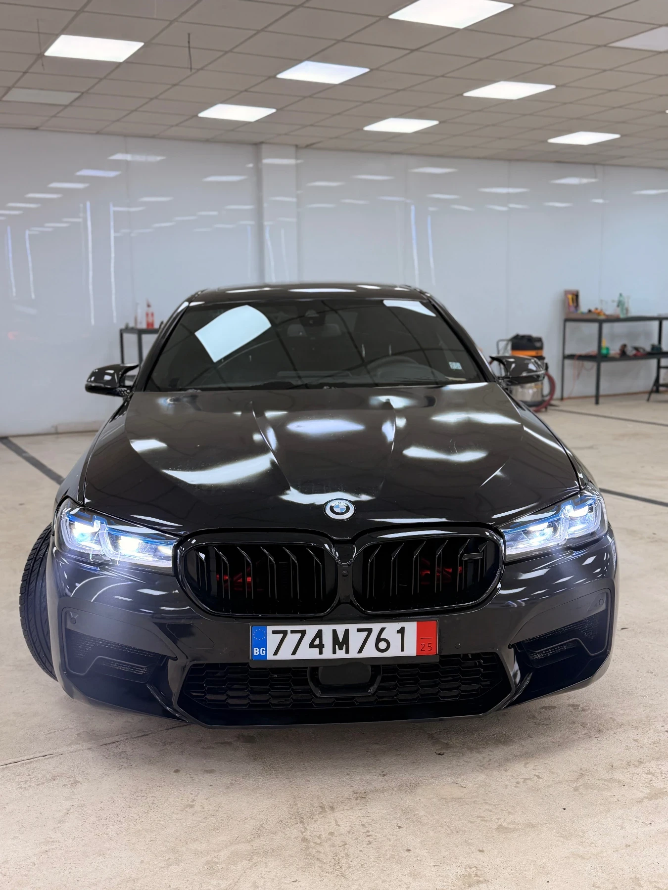 BMW 535 i* M5 f90 Kit* * 360* * АвтоКредит* (НАЛИЧНА В БГ), снимка 4 - Автомобили и джипове - 53263540