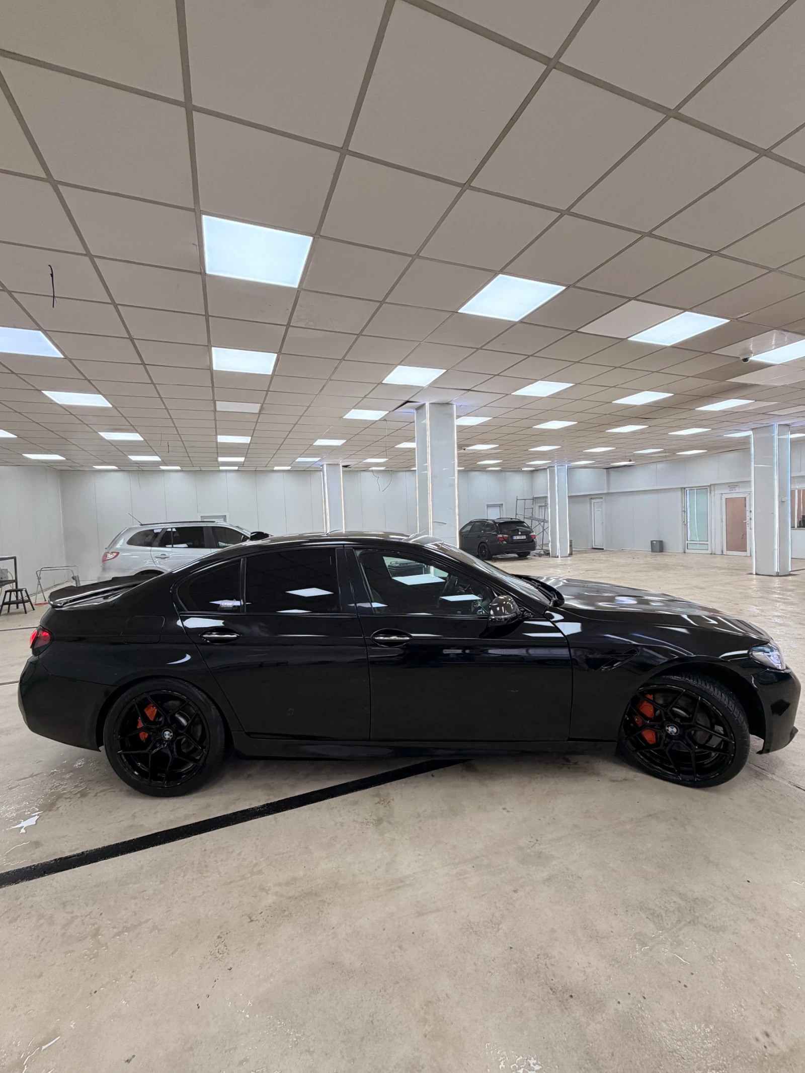 BMW 535 i* M5 f90 Kit* * 360* * АвтоКредит* (НАЛИЧНА В БГ), снимка 6 - Автомобили и джипове - 53263540