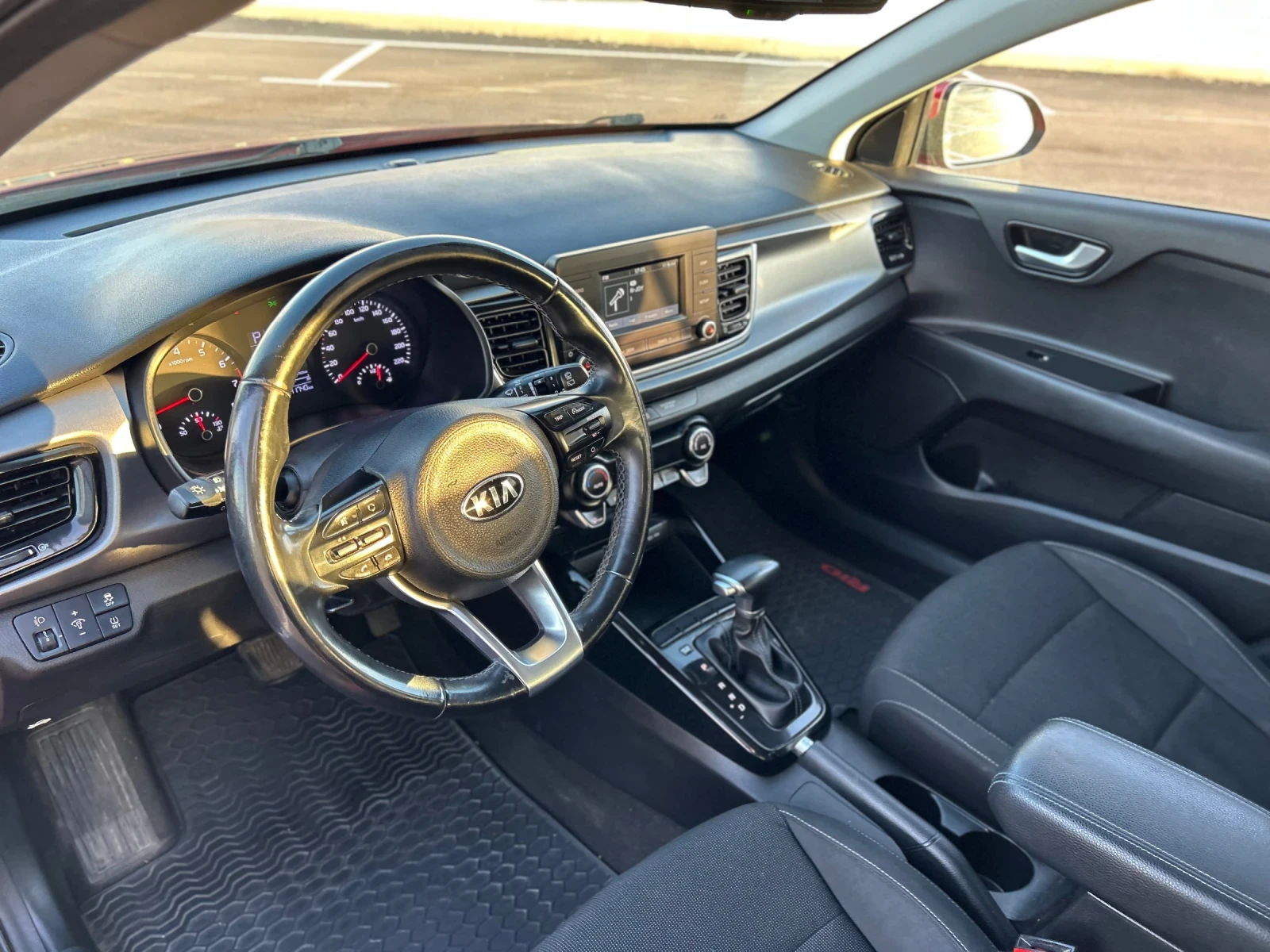 Kia Rio, снимка 9 - Автомобили и джипове - 53774624