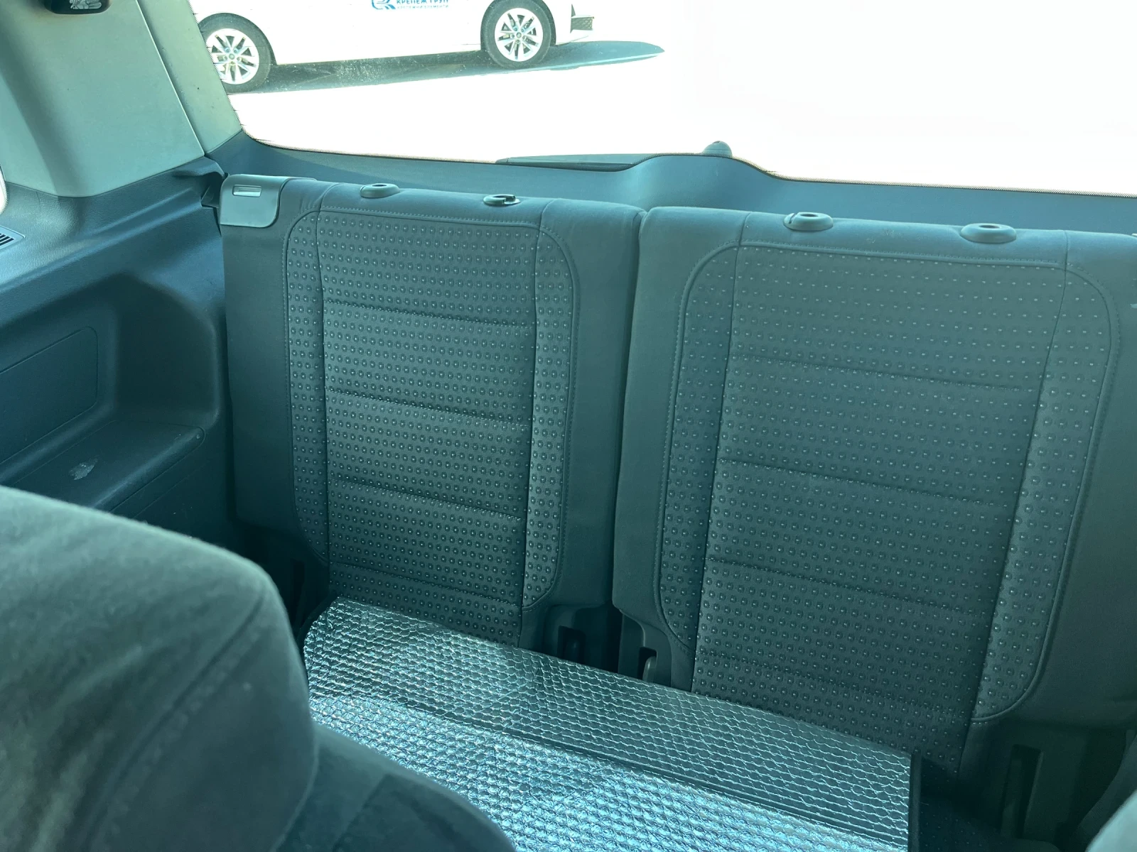 VW Touran 2.0 D 6+ 1, снимка 7 - Автомобили и джипове - 53815759