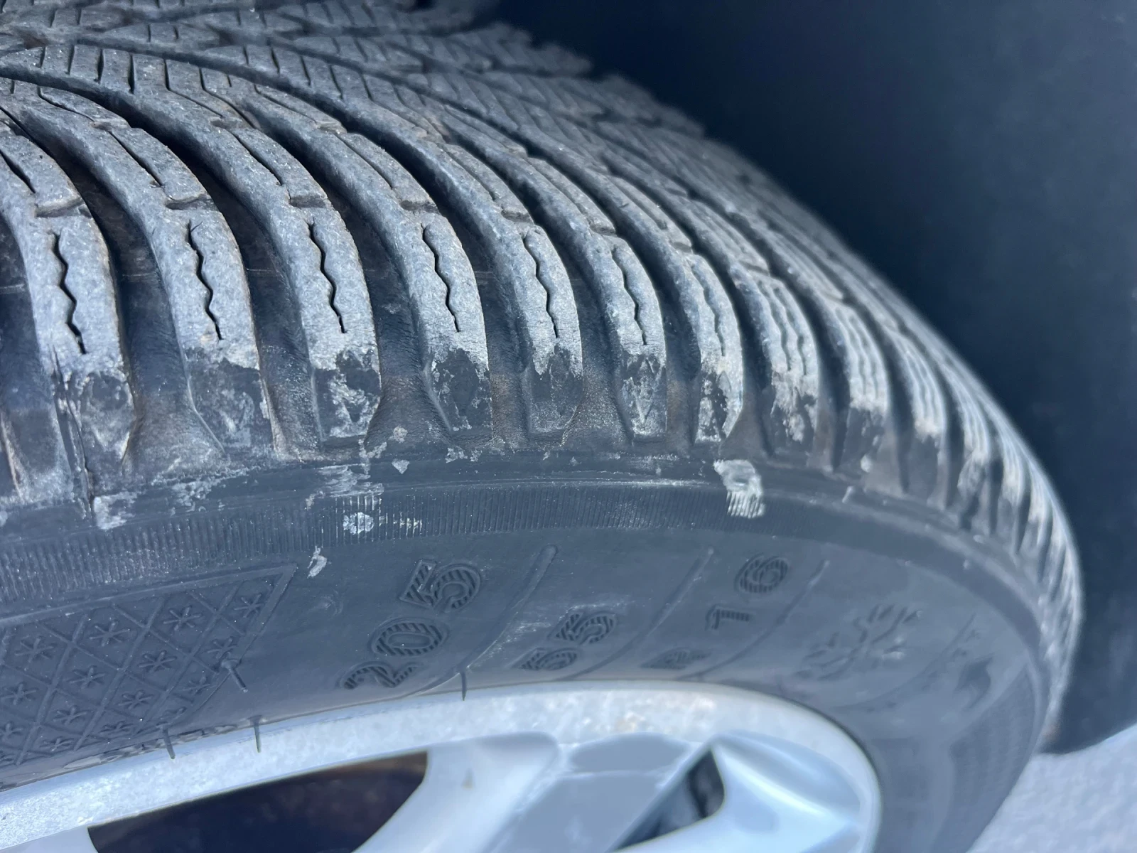 VW Touran 2.0 D 6+ 1, снимка 10 - Автомобили и джипове - 53815759