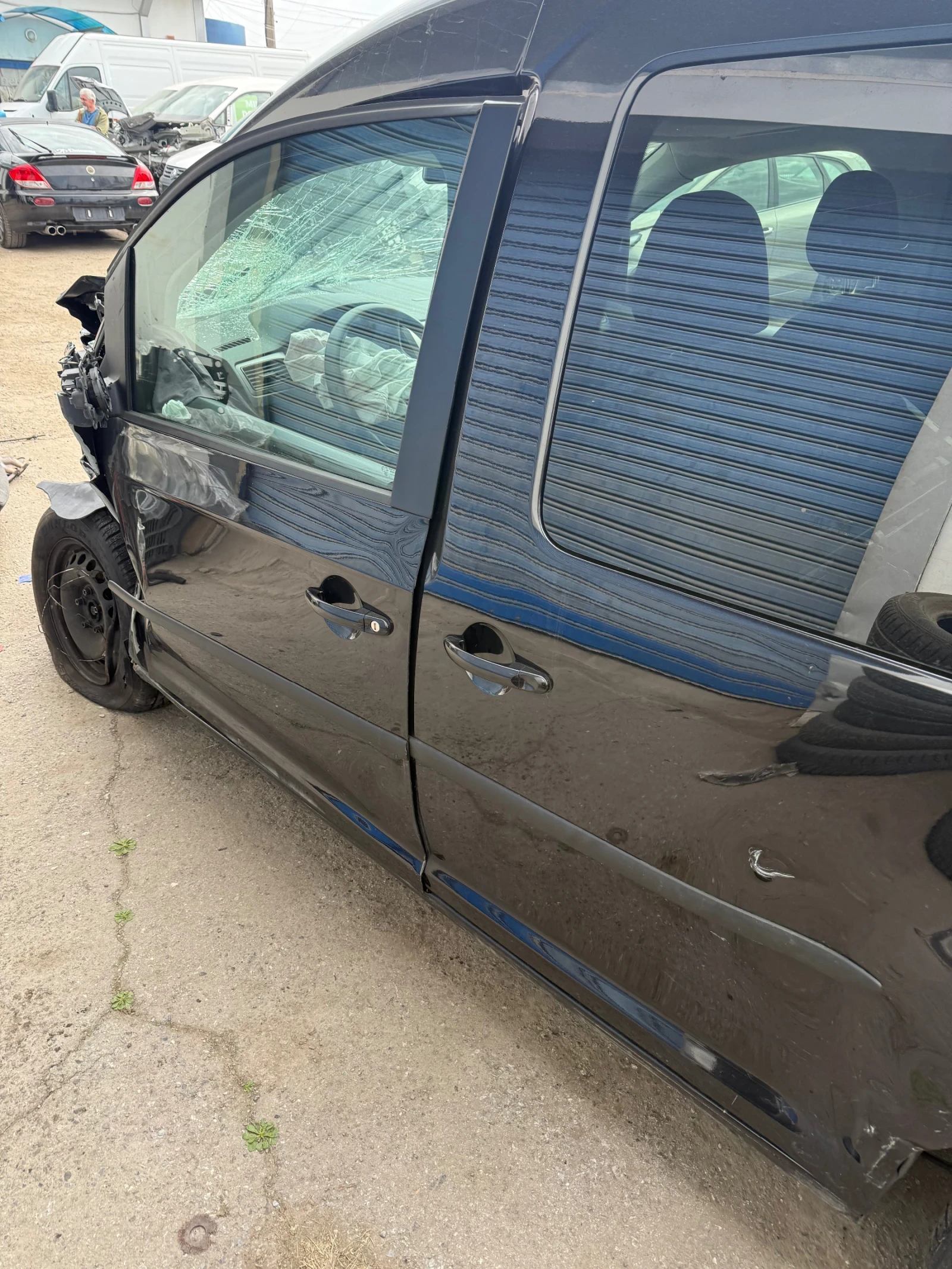 VW Caddy, снимка 2 - Автомобили и джипове - 53859281