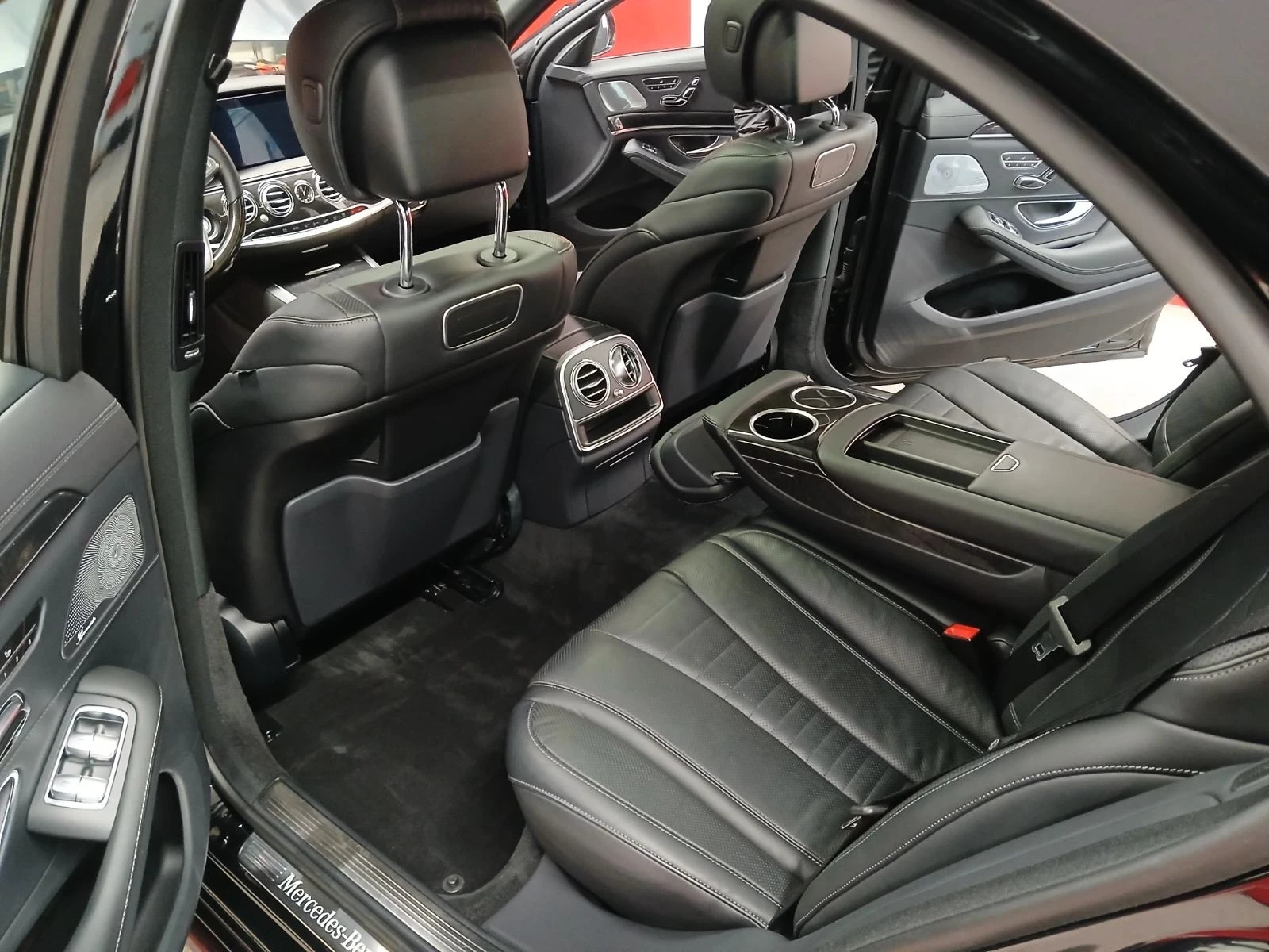 Mercedes-Benz S 560 LONG | FULL EXTRAS | V8 | AMG | TOP СЪСТОЯНИЕ, снимка 14 - Автомобили и джипове - 53931465