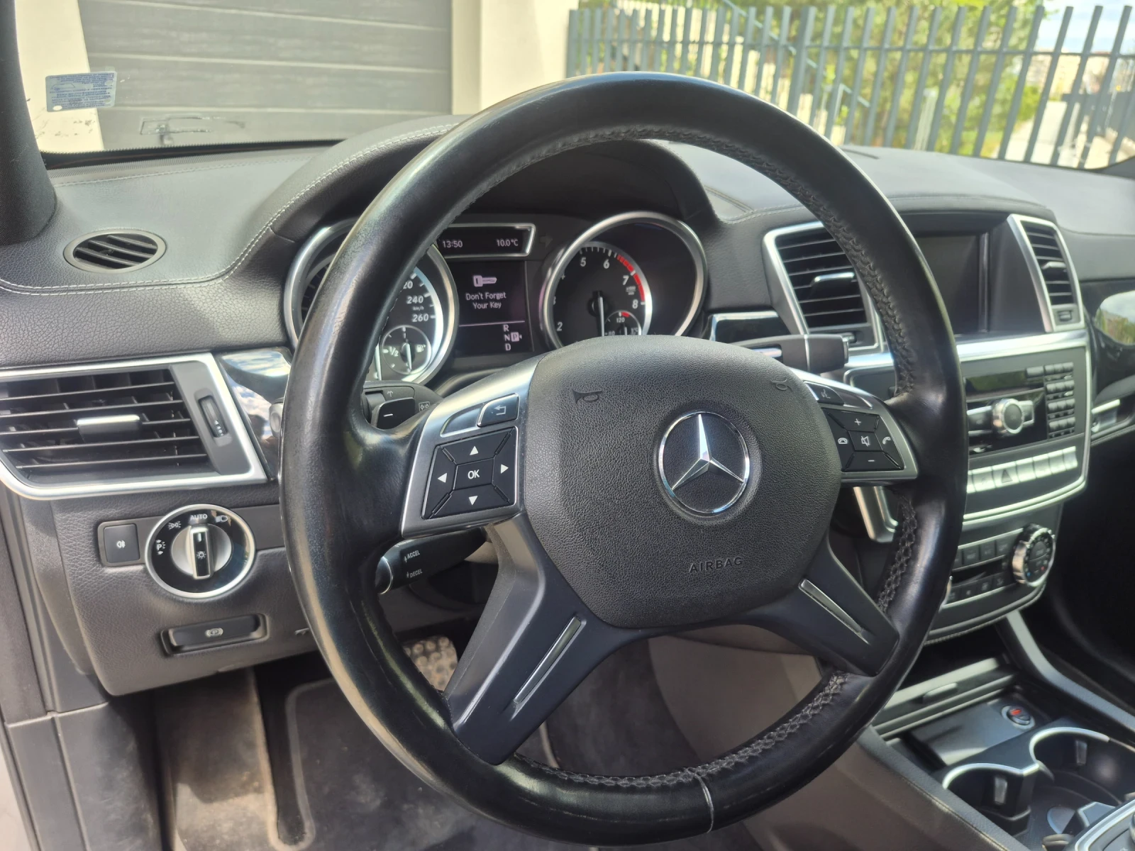 Mercedes-Benz ML 550 AMG, снимка 11 - Автомобили и джипове - 54338818