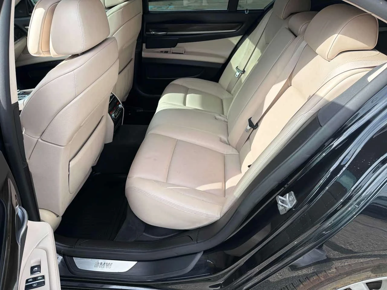 BMW 750 * ГЛАВНО ПРЕДСТАВИТЕЛСТВО* , снимка 8 - Автомобили и джипове - 54475414