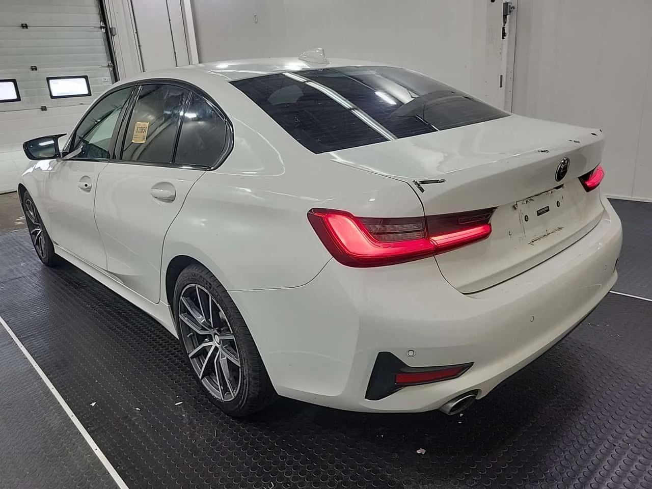 BMW 330 * XDRIVE * CARFAX * БЕЗ ПЪРВОНАЧАЛНА ВНОСКА, снимка 4 - Автомобили и джипове - 54748163