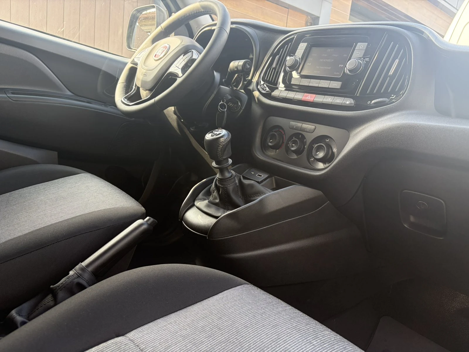 Fiat Doblo Maxi 1.4 T-Jet Natural Power (метан), снимка 7 - Автомобили и джипове - 55348823