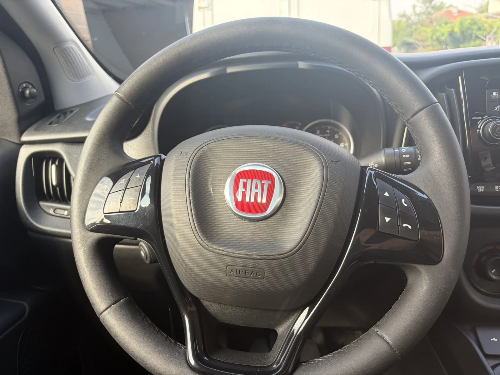 Fiat Doblo Maxi 1.4 T-Jet Natural Power (метан), снимка 8 - Автомобили и джипове - 55348823