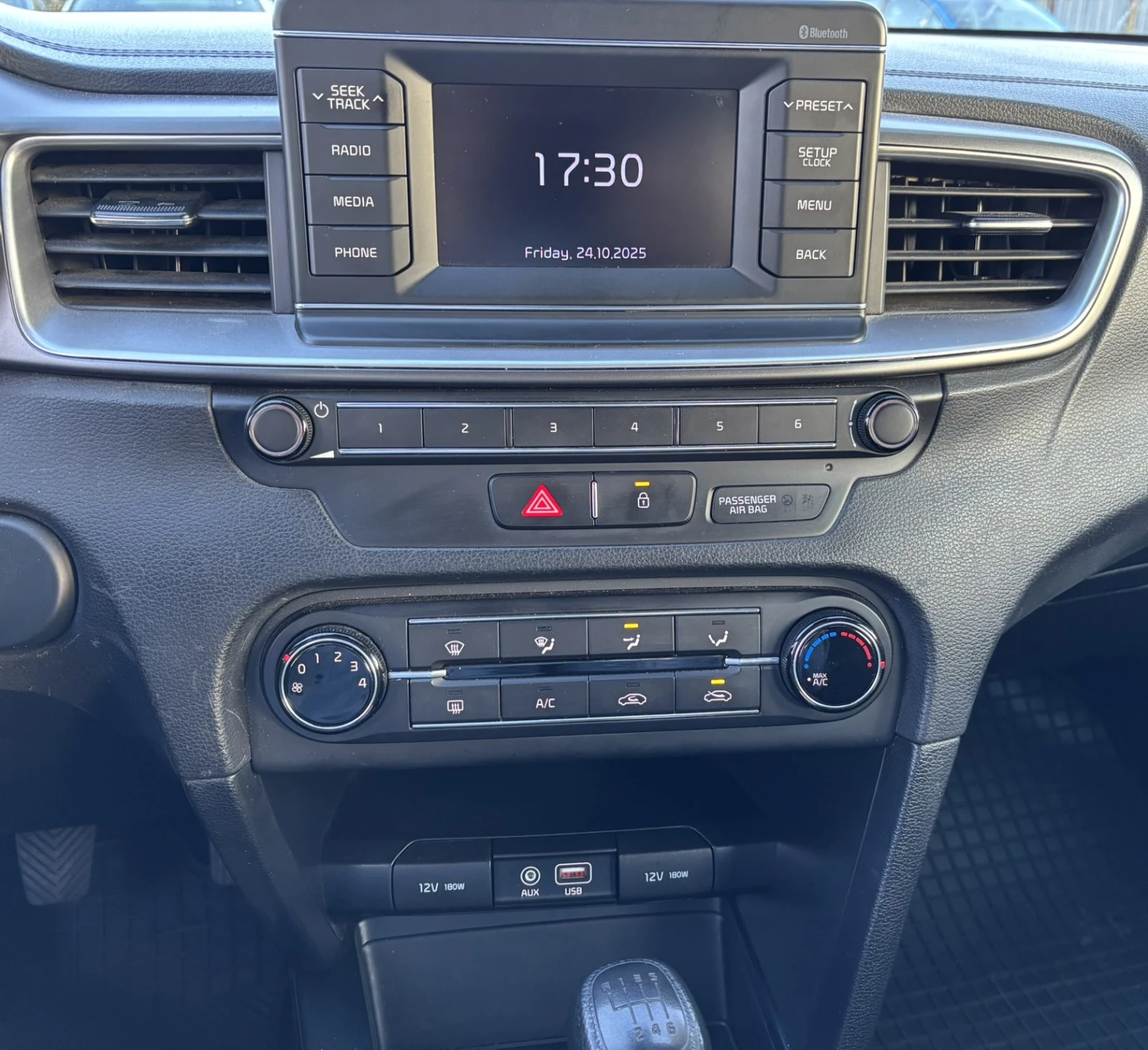 Kia Ceed 1.4 100 hp, снимка 11 - Автомобили и джипове - 55465380