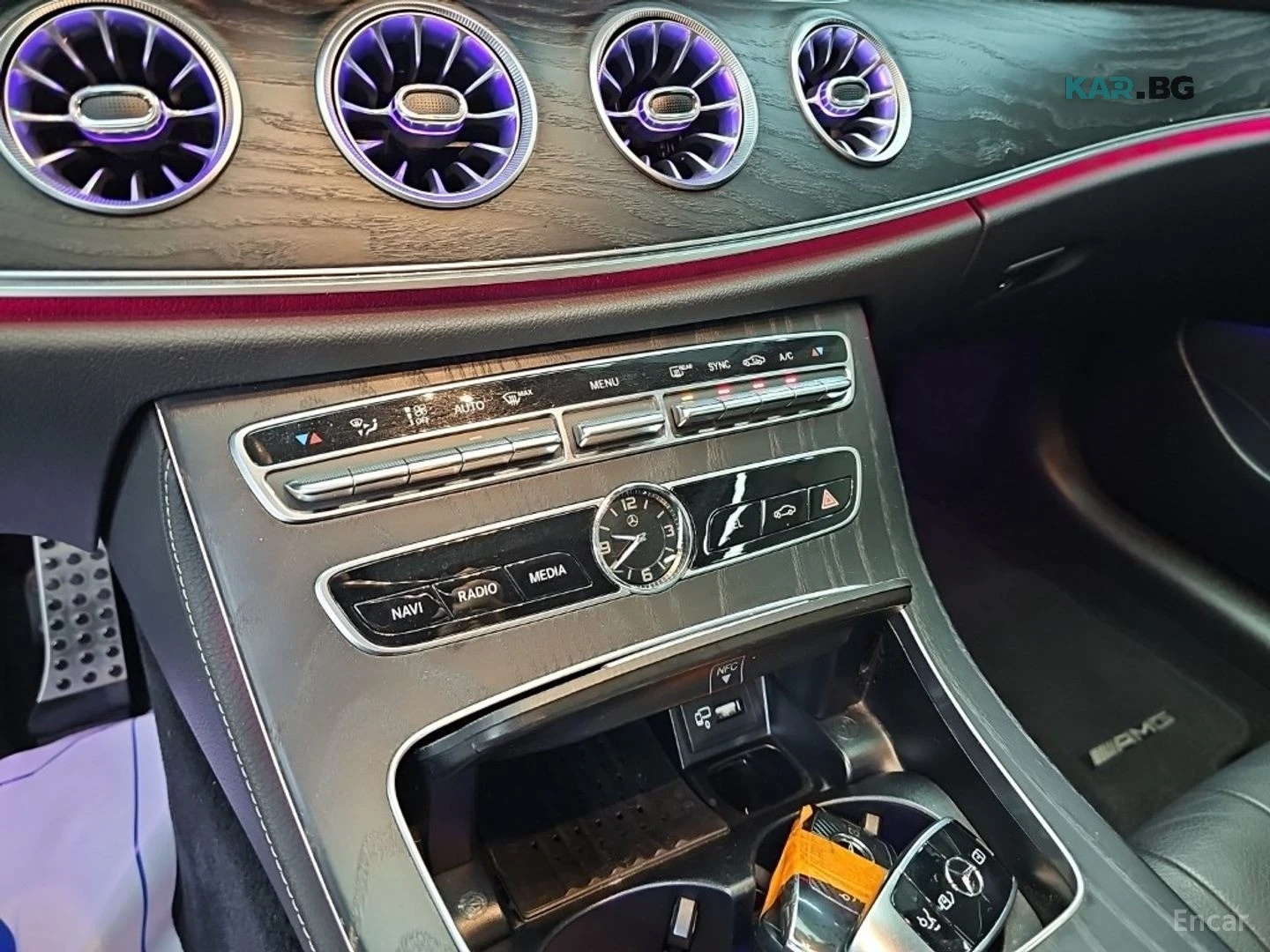 Mercedes-Benz E 220 DIESEL* PANO* КОЖА* ПОДГРЕВ* НАВИ* КАМЕРА, снимка 10 - Автомобили и джипове - 55937897