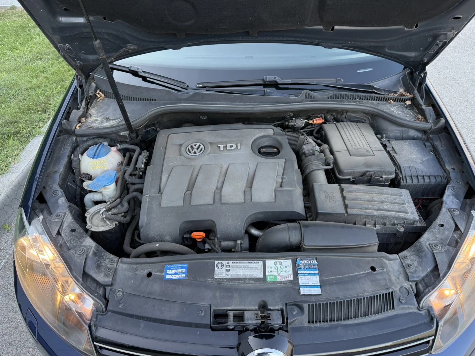 VW Golf 1.6 TDI DSG, снимка 12 - Автомобили и джипове - 55997683