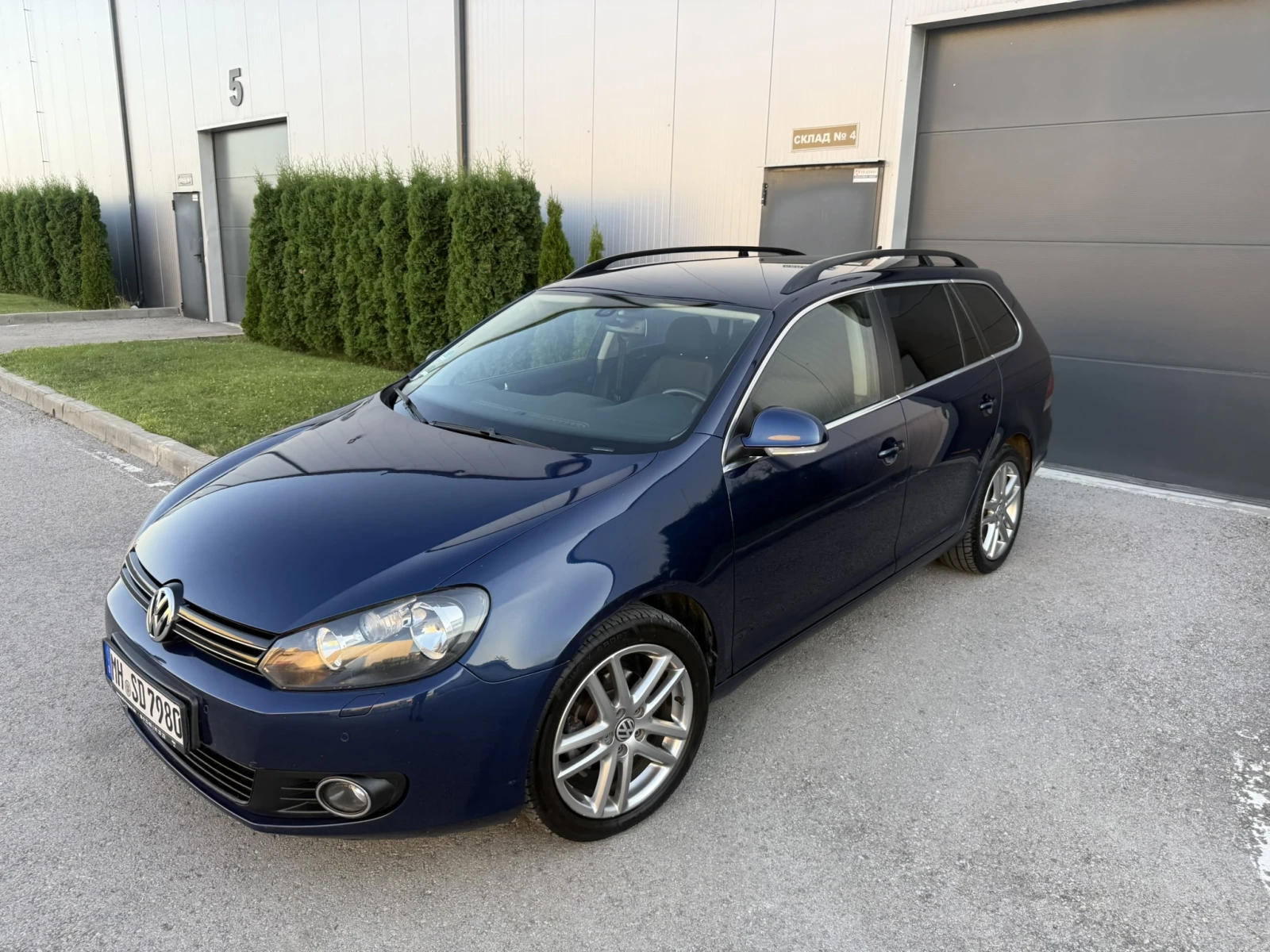 VW Golf 1.6 TDI DSG, снимка 7 - Автомобили и джипове - 55997683