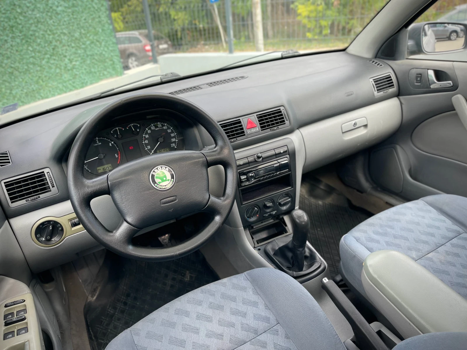 Skoda Octavia 1.9 TDI, снимка 11 - Автомобили и джипове - 56108229