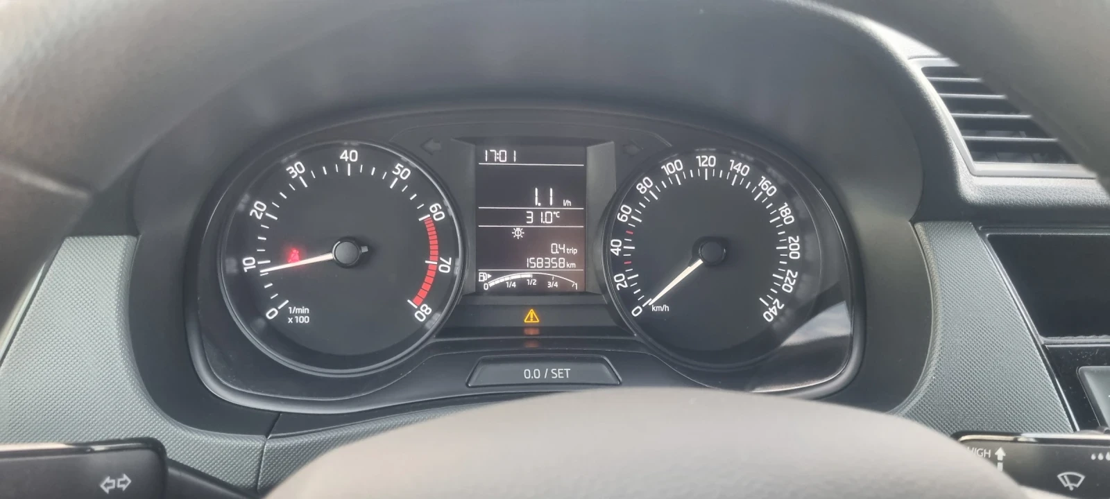 Skoda Fabia, снимка 14 - Автомобили и джипове - 56132680