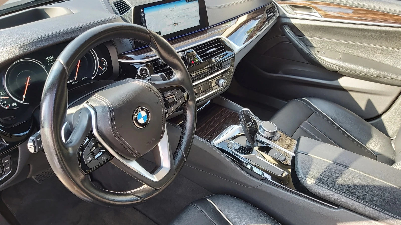 BMW 520 Luxury Head-up, снимка 11 - Автомобили и джипове - 56194276