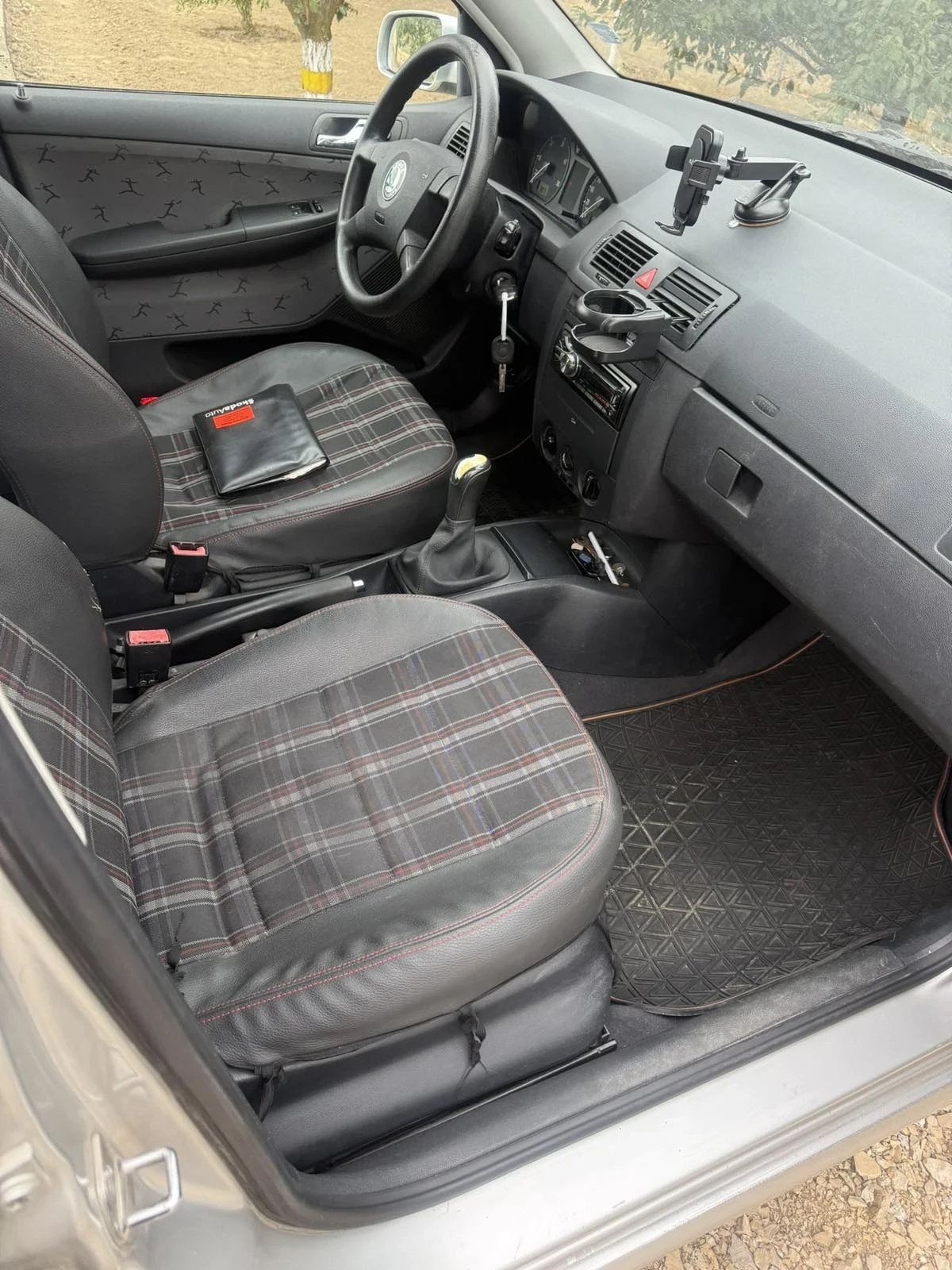 Skoda Fabia, снимка 4 - Автомобили и джипове - 56336096