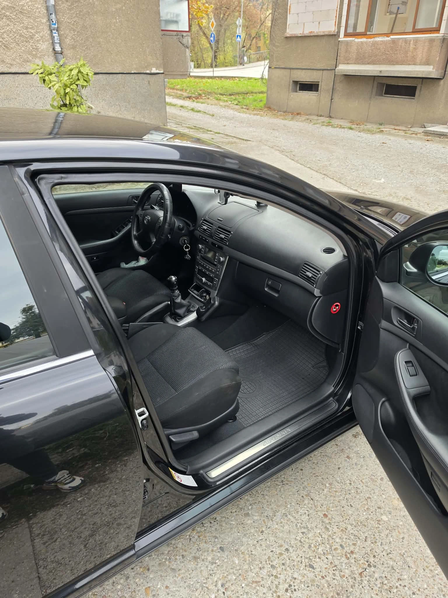 Toyota Avensis DCAT Facelift, снимка 7 - Автомобили и джипове - 56683845