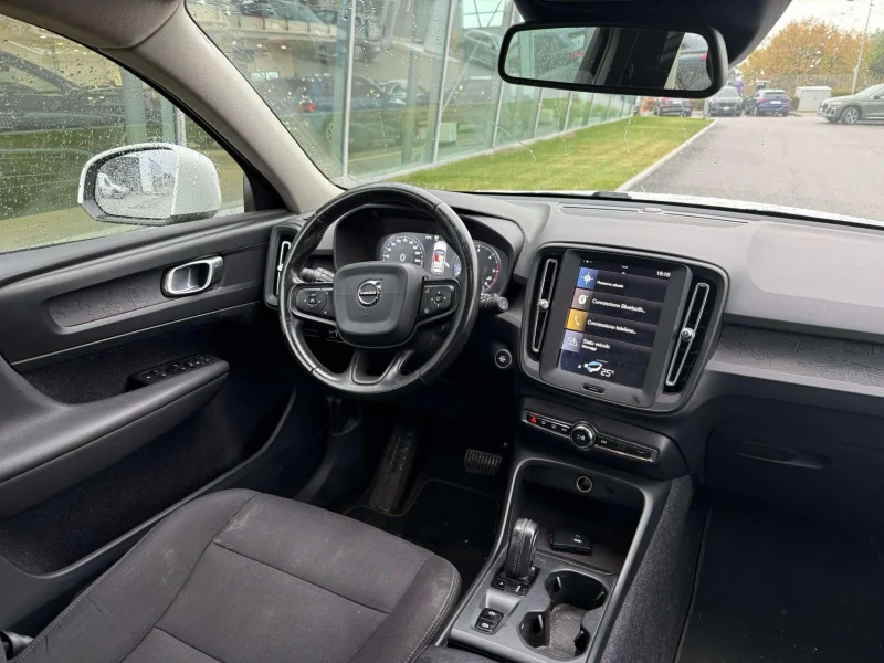 Volvo XC40 D3, снимка 7 - Автомобили и джипове - 49152338