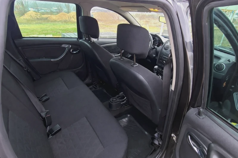 Dacia Duster, снимка 7 - Автомобили и джипове - 53296268